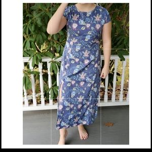 Wow! Beautiful dress!